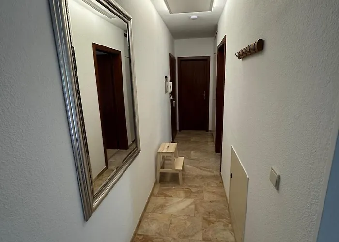 Modern, Cosy With Access Lejlighed Bonn