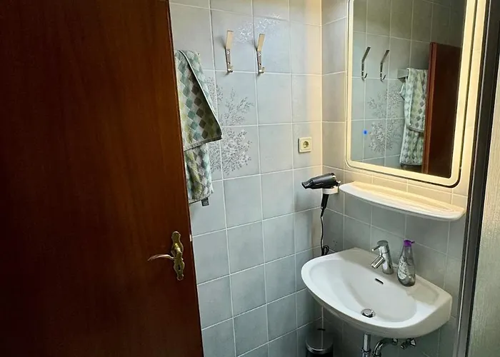 Modern, Cosy With Access *