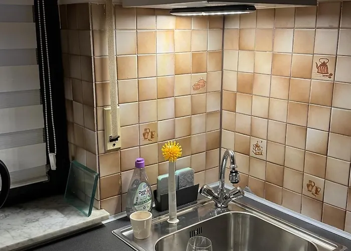 Modern, Cosy With Access * Bonn